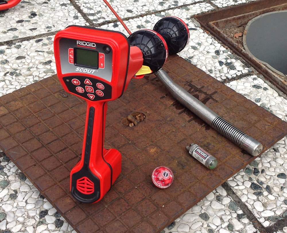 Localización de tubería sanitaria y pluvial con equipo RIDGID y sonda